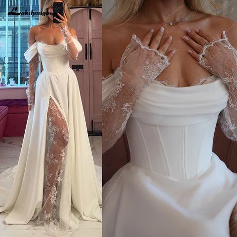 Vestidos de novia Lakshmigown de satén plisado con hombros descubiertos y encaje de manga larga, corte A y cola larga. 