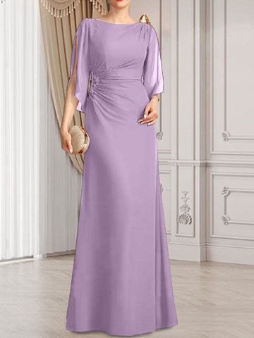 Robe fourreau/colonne longue en mousseline pour la mère de la mariée, ornée de perles plissées.