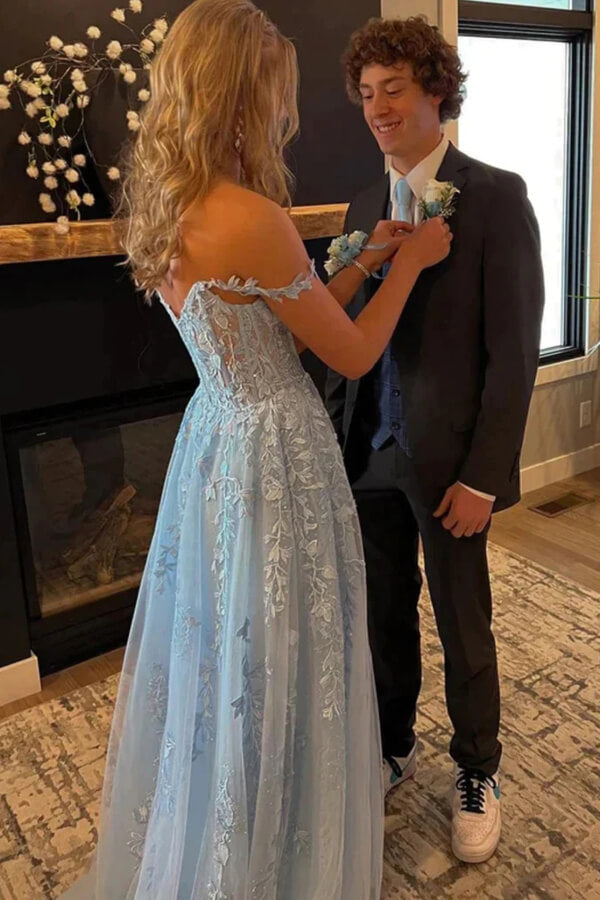 Vestidos de graduación de tul azul claro, corte en A, con hombros descubiertos y apliques
