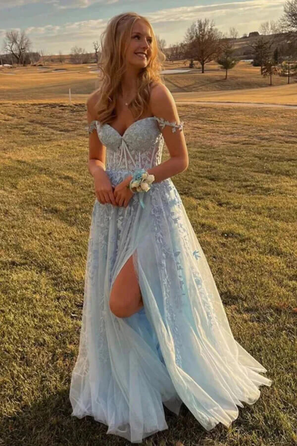 Vestidos de graduación de tul azul claro, corte en A, con hombros descubiertos y apliques