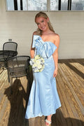 Robe de demoiselle d'honneur bleu clair sirène bustier longueur thé avec nœud 