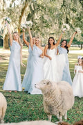 Robes de demoiselle d'honneur fourreau asymétriques en satin bleu clair, longueur au sol, à une épaule, en satin bleu clair 