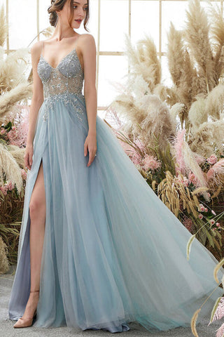 Robe de bal longue bleu clair en tulle, coupe trapèze, col en V, bretelles spaghetti et perles