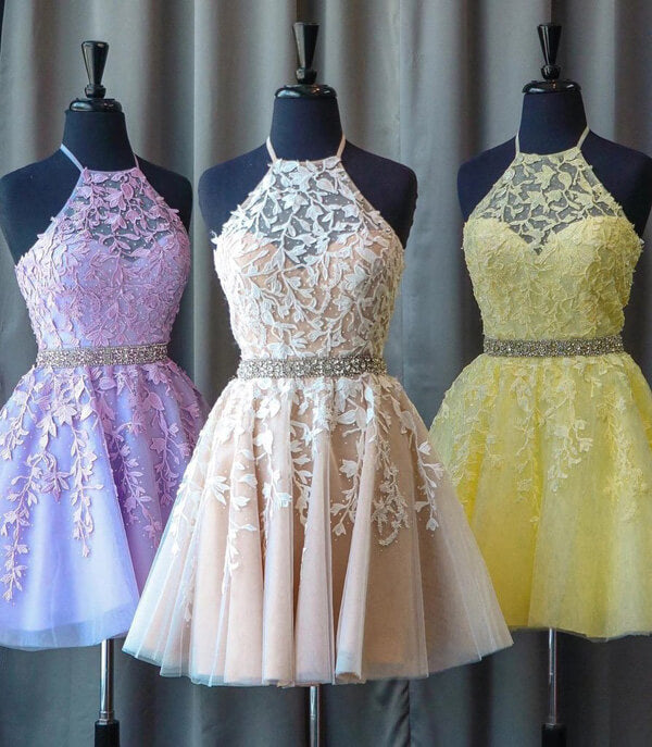 Vestidos de fiesta de bienvenida de encaje amarillo claro con cuentas, corte en A y cuello alto