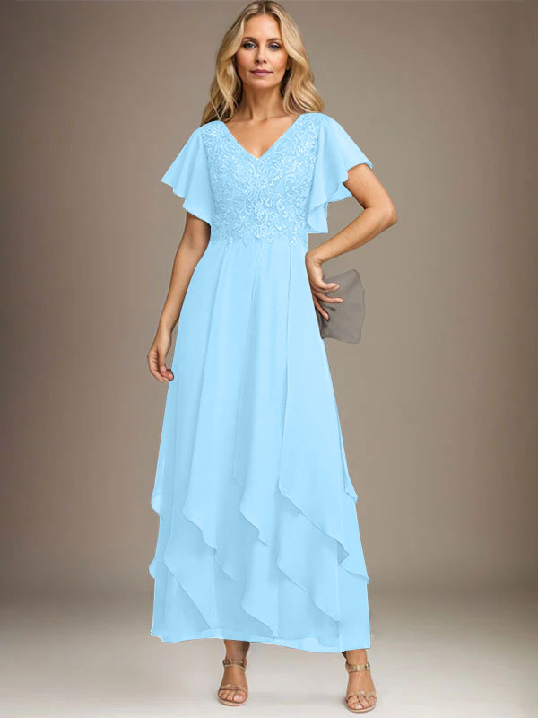 Vestido de novia de corte línea A, escote en V, largo hasta el tobillo, de gasa de encaje con volantes en cascada. 