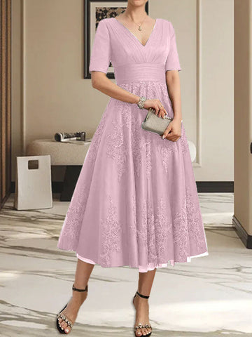 Vestido de tul y encaje para la madre de la novia, corte en A, escote en V, largo hasta la rodilla, con pliegues