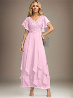 Vestido de novia de corte línea A, escote en V, largo hasta el tobillo, de gasa de encaje con volantes en cascada. 