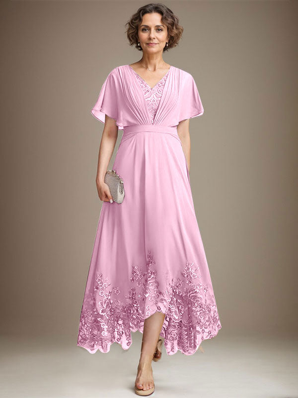 Robe de mère de la mariée asymétrique en mousseline de dentelle, coupe trapèze, col en V et plis