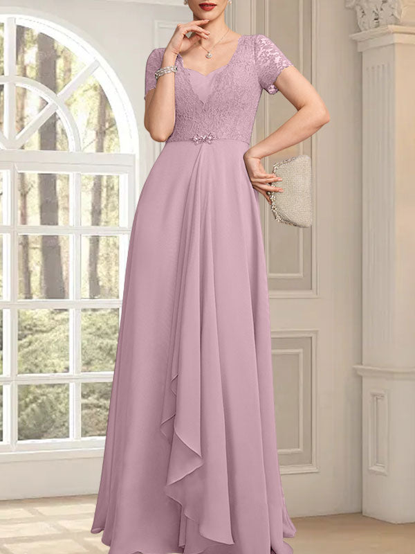 Vestido de corte A, escote corazón, largo hasta el suelo, de gasa, encaje, con cuentas y volantes en cascada para la madre de la novia.
