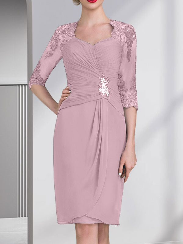 Vestido de corte recto/columna, escote corazón, largo hasta la rodilla, de gasa, con apliques de cuentas, encaje, lentejuelas y pliegues para la madre de la novia.