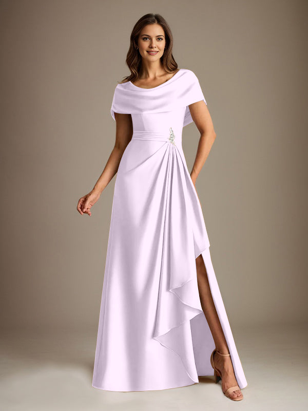 Robe de mariée trapèze en satin stretch, longue jusqu'au sol, avec décolleté rond et volants cascade, idéale pour la mère de la mariée. 