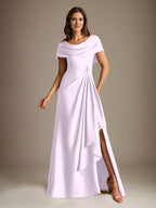 Robe de mariée trapèze en satin stretch, longue jusqu'au sol, avec décolleté rond et volants cascade, idéale pour la mère de la mariée. 
