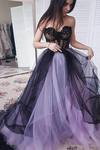 Robes de bal en tulle noir lilas, coupe trapèze, décolleté cœur, ornées d'appliqués de dentelle