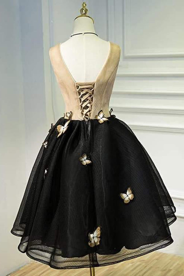 Robe de bal courte noire à col en V et motif papillon PD397