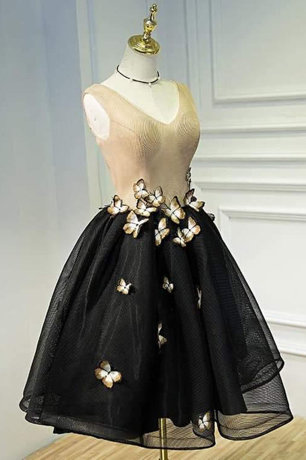 Robe de bal courte noire à col en V et motif papillon PD397
