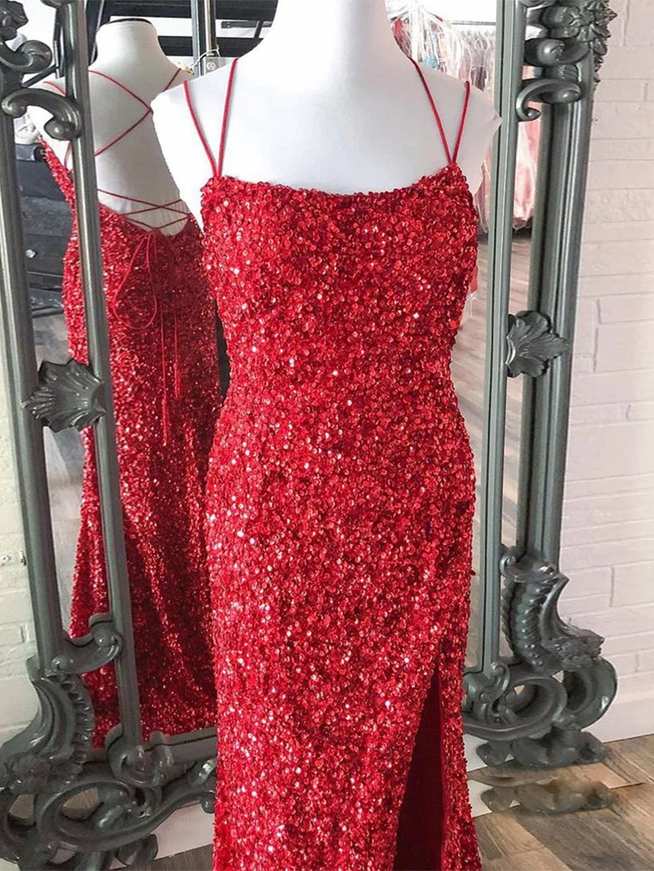 Vestido de fiesta largo de lentejuelas con tirantes finos estilo sirena