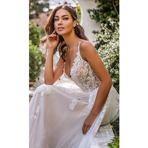 Vestido de novia largo estilo boho, corte en A, espalda descubierta, flores 3D, tirantes finos, estilo princesa, largo hasta el suelo. 