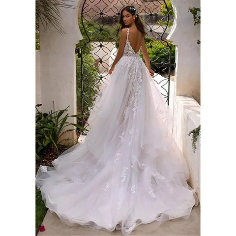 Vestido de novia largo estilo boho, corte en A, espalda descubierta, flores 3D, tirantes finos, estilo princesa, largo hasta el suelo. 