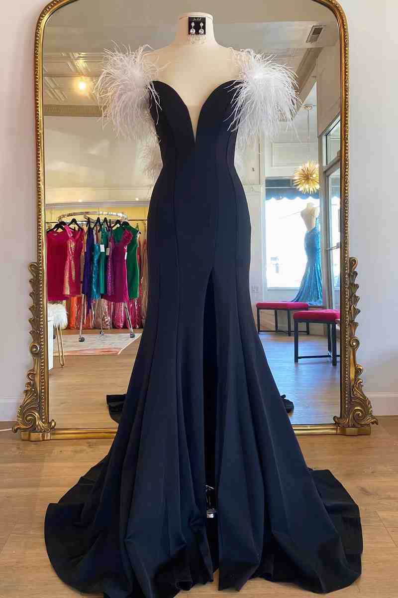 Vestido de graduación con abertura alta y plumas blancas SYP117