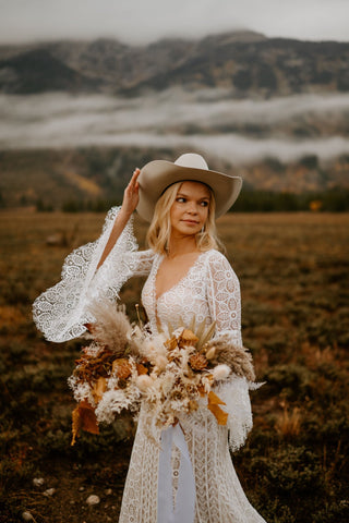 Vestido de novia de encaje de manga larga con espalda de encaje, vestido de novia para la playa WD547