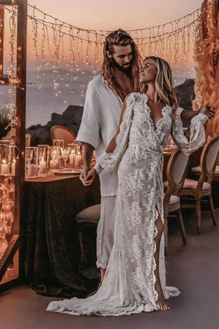 Vestido de novia bohemio con mangas largas, escote en V y apliques de encaje WD749