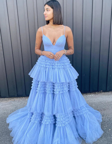 Robe de soirée en tulle à plusieurs niveaux et traîne VMP156