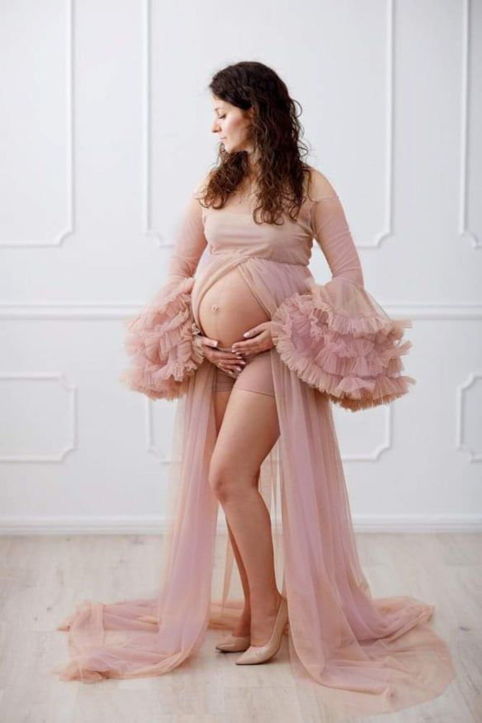 Vestido de maternidad de tul largo con cola