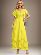 Vestido de novia de corte línea A, escote en V, largo hasta el tobillo, de gasa de encaje con volantes en cascada. 
