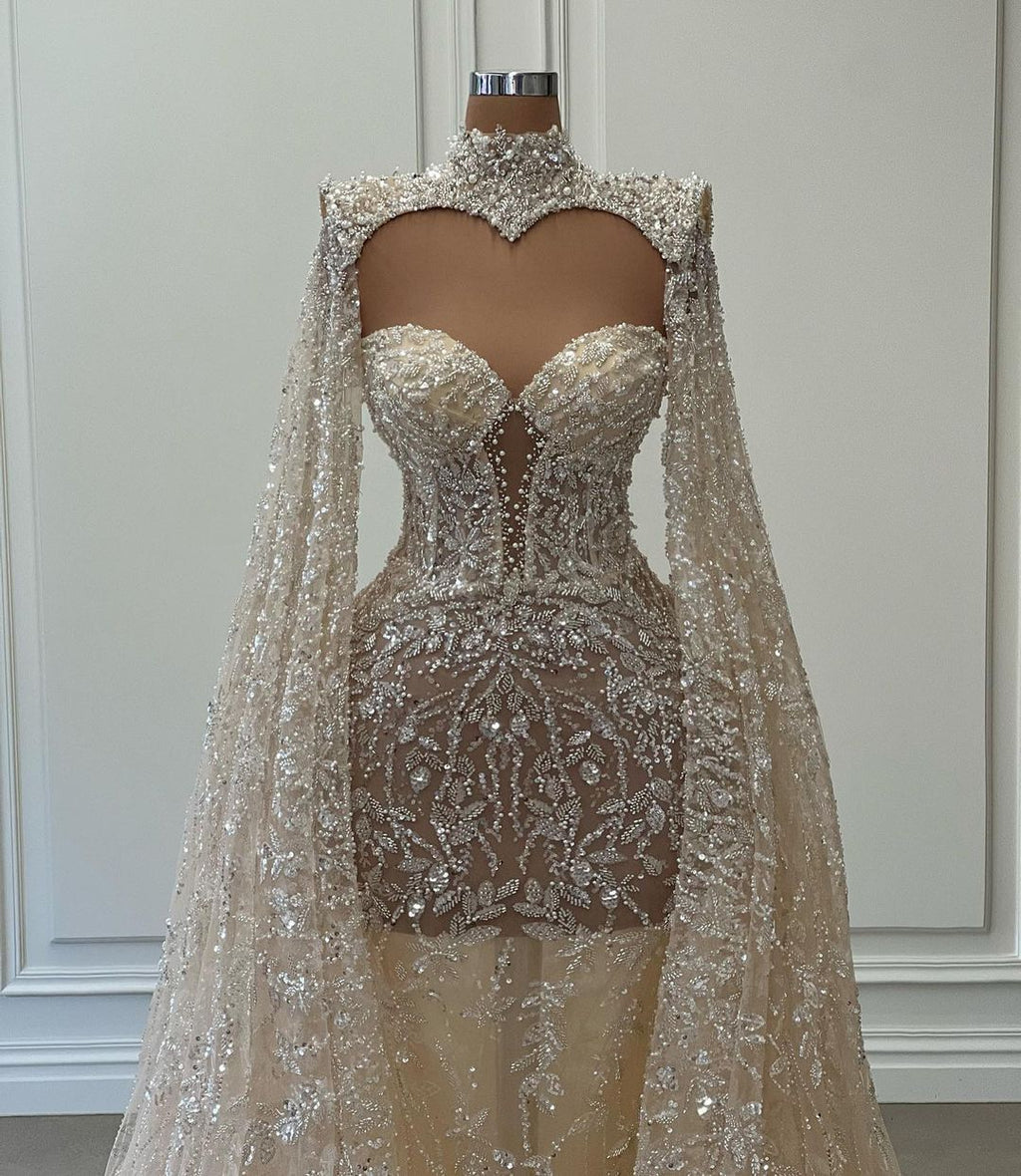 Robe de bal longue et luxueuse à col haut et manches en dentelle pailletée