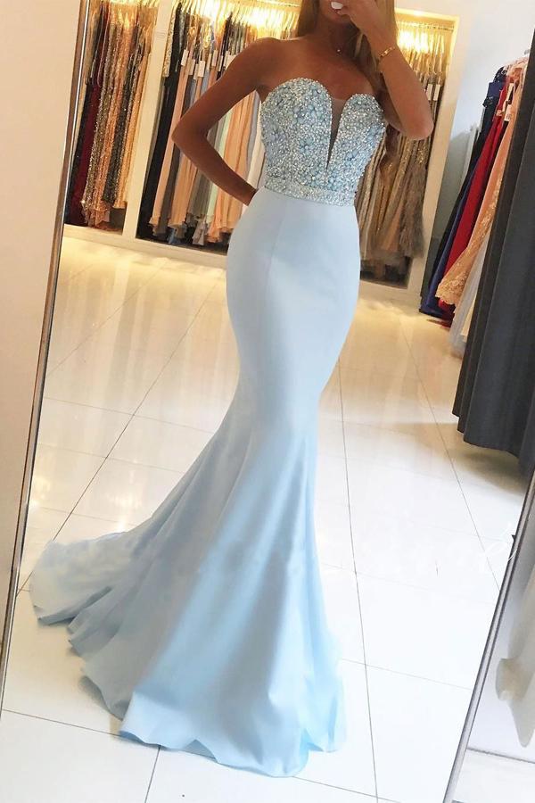 Robe de bal longue sirène à décolleté cœur et corsage perlé 