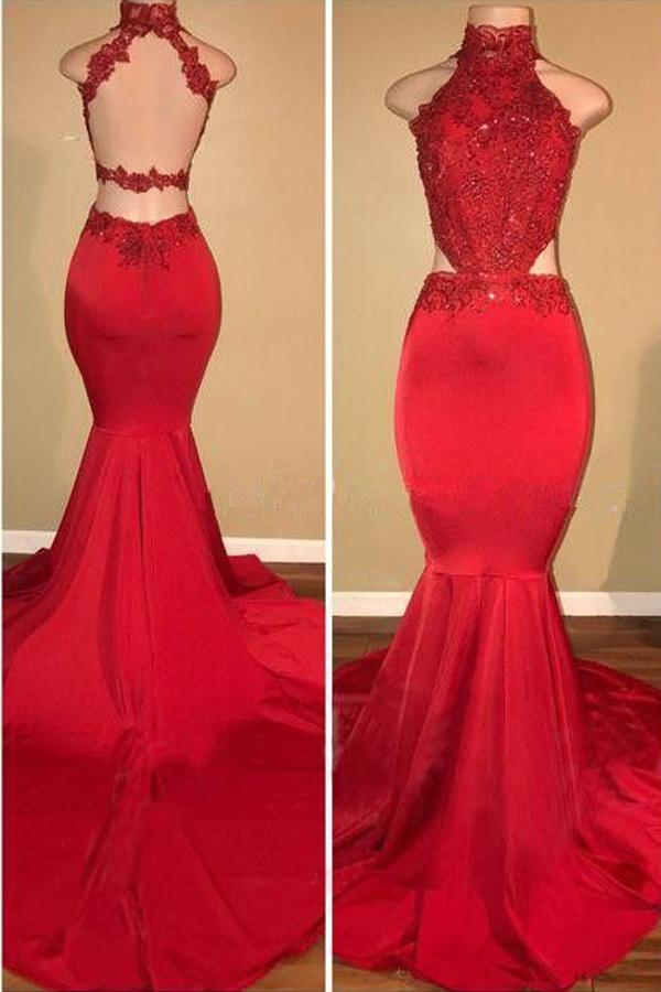 Vestido largo de sirena con escote halter de encaje y cola, ideal para fiestas de graduación o eventos formales. 