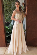 Elegante vestido largo de fiesta de gasa corte A, mangas cortas, cuello redondo y bordado con cuentas. 