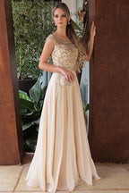 Elegante vestido largo de fiesta de gasa corte A, mangas cortas, cuello redondo y bordado con cuentas. 
