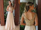 Elegante vestido largo de fiesta de gasa corte A, mangas cortas, cuello redondo y bordado con cuentas. 