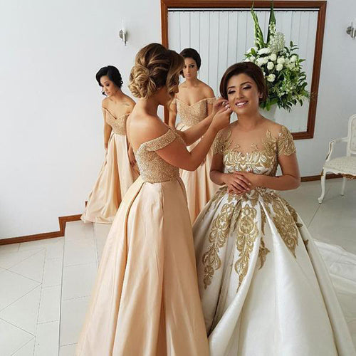 Élégantes robes de demoiselle d'honneur longues en dentelle, coupe trapèze, épaules dénudées et ornées de perles 