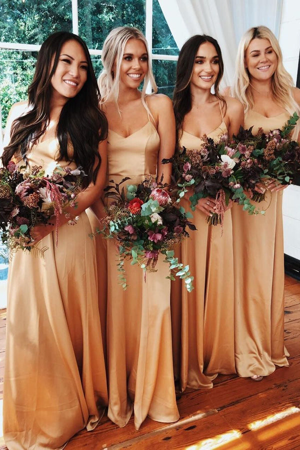Élégantes robes de demoiselle d'honneur longues en satin doré, coupe trapèze, bretelles spaghetti et décolleté cœur 