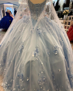 Vestido de quinceañera azul claro con flores 3D, modelo Y6569