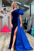Vestido largo de terciopelo de un solo hombro con cola incorporada