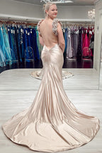 Vestido largo de sirena con escote en V y espalda descubierta