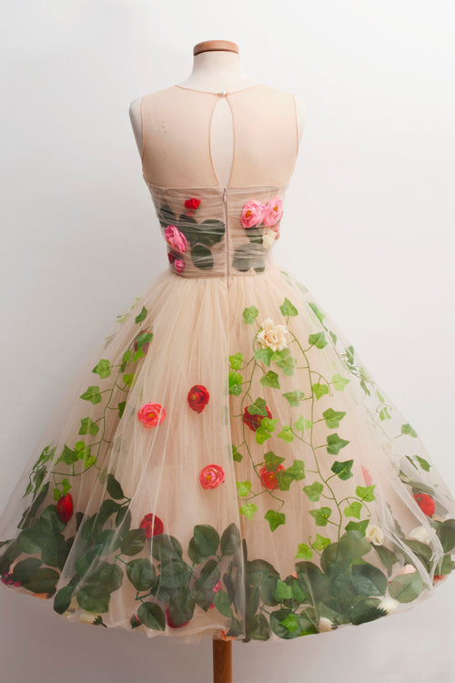 Vestido de fiesta de bienvenida de corte A, escote redondo y largo hasta la rodilla con flores rojas