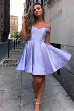 Vestidos sencillos con hombros descubiertos para la fiesta de bienvenida. Vestidos baratos con cordones para la fiesta de bienvenida.