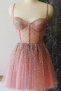 Robes de bal courtes à bretelles spaghetti, coupe trapèze, décolleté cœur, tulle et perles