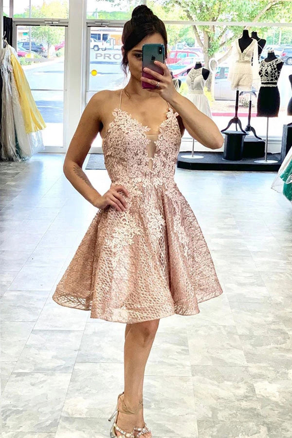 Vestido corto de fiesta de encaje corte A con espalda cruzada