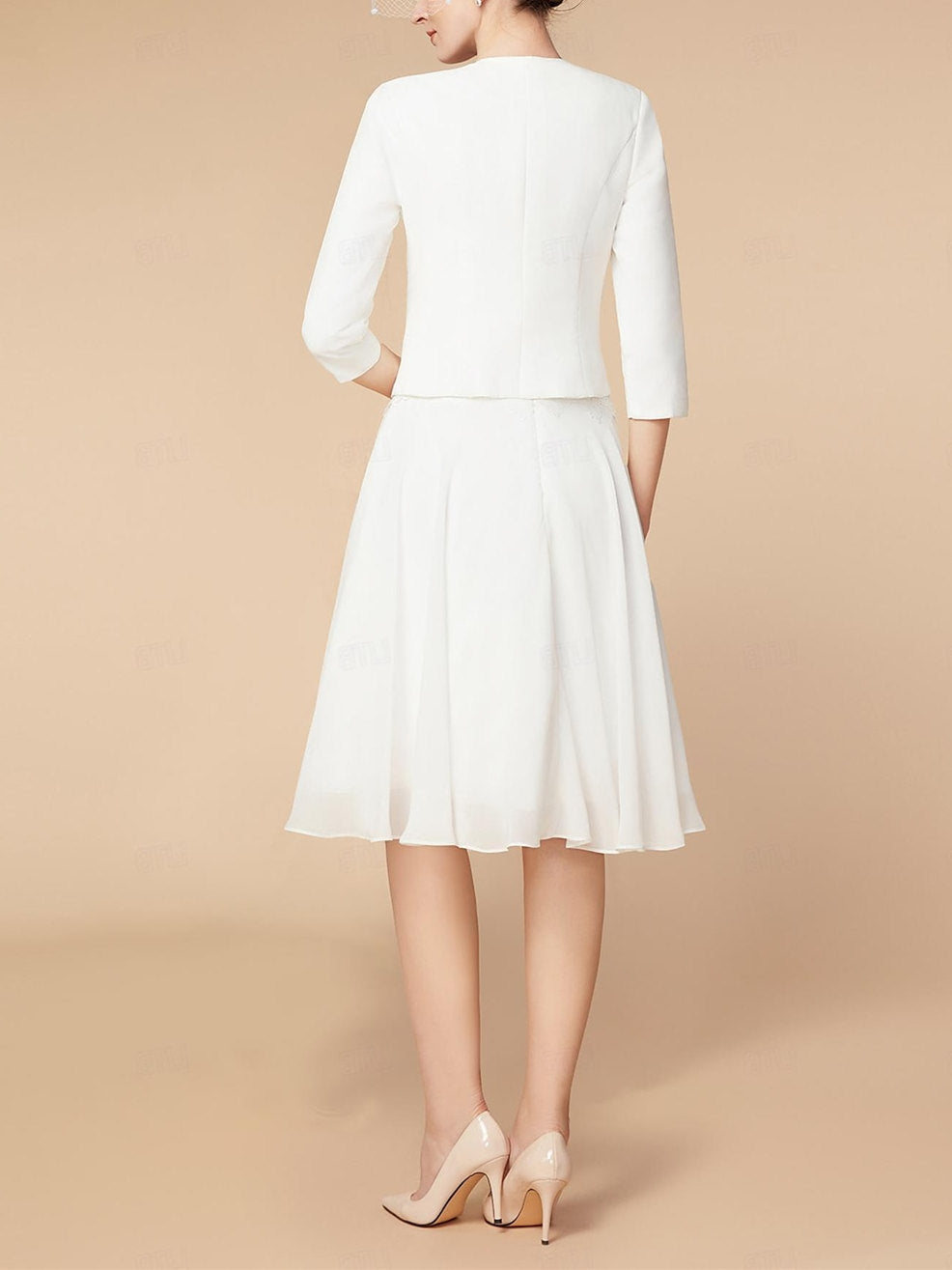 Vestidos de corte princesa/línea A, manga tres cuartos, hasta la rodilla, para la madre de la novia, con drapeado. 