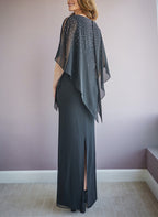 Robes fourreau/colonne à col rond et manches mi-longues pour la mère de la mariée 