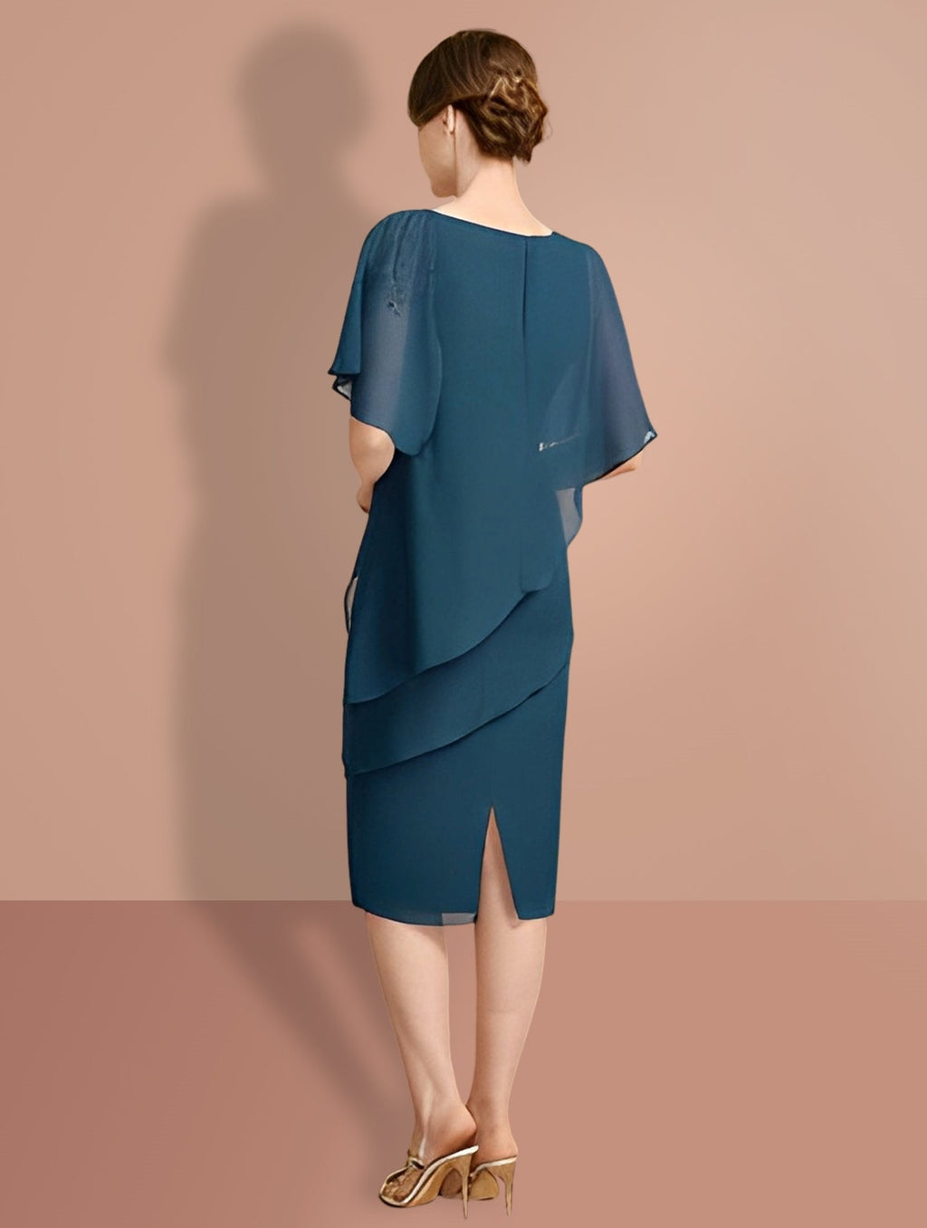 Vestidos de corte recto/columna hasta la rodilla con mangas cortas para la madre de la novia 