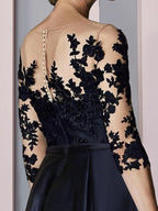 Vestidos de corte princesa asimétricos hasta la rodilla con escote ilusión/línea A para la madre de la novia 