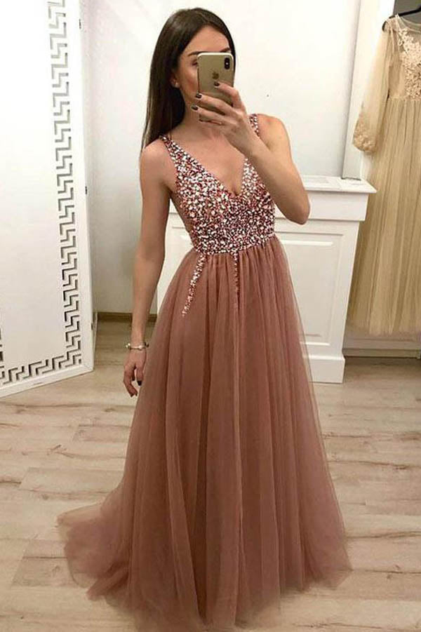 Vestido de fiesta rosa empolvado con cuentas de tul y cordones