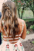 Vestidos de fiesta de encaje corte A con escote en V y bordado estampado