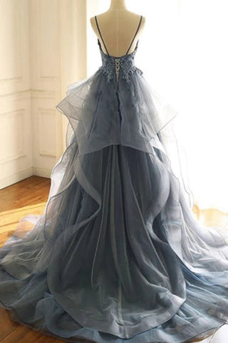 Robe de bal en organza multicouche bleu de Prusse à décolleté en V profond et applications